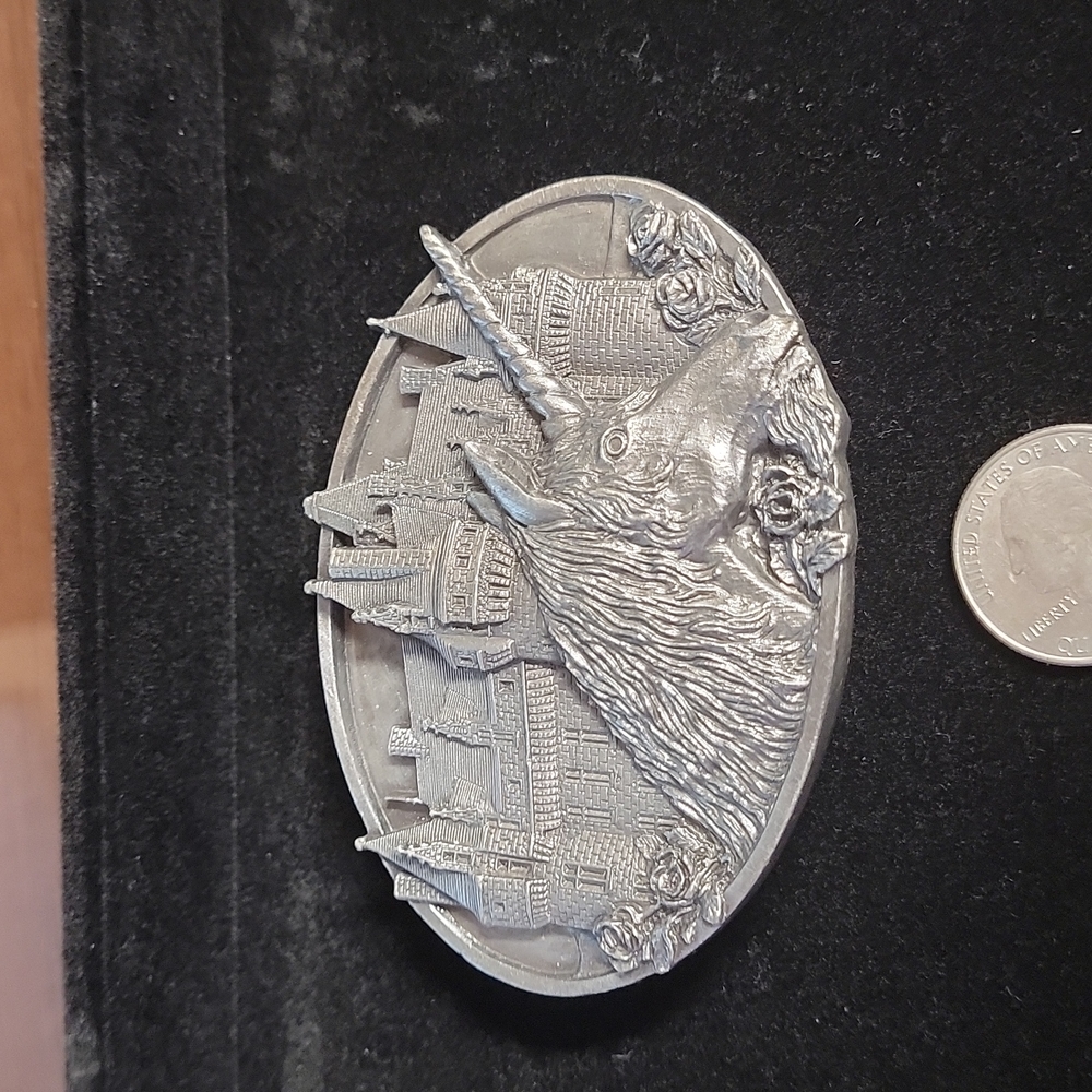 Two Unique unicorn belt buckles - Picture 5 of 6
